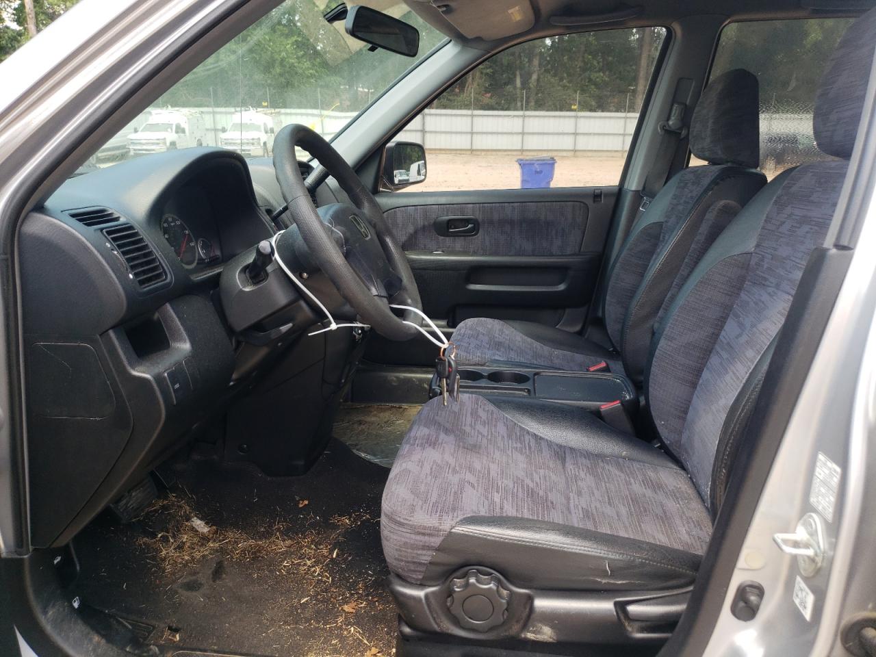 Photo 5 from auction – 2002 HONDA CR-V LX with VIN JHLRD68402C015561