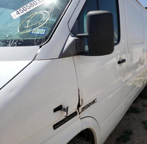 Photo 10 from auction – 2004 FREIGHTLINER VAN with VIN WD2PD643945597487