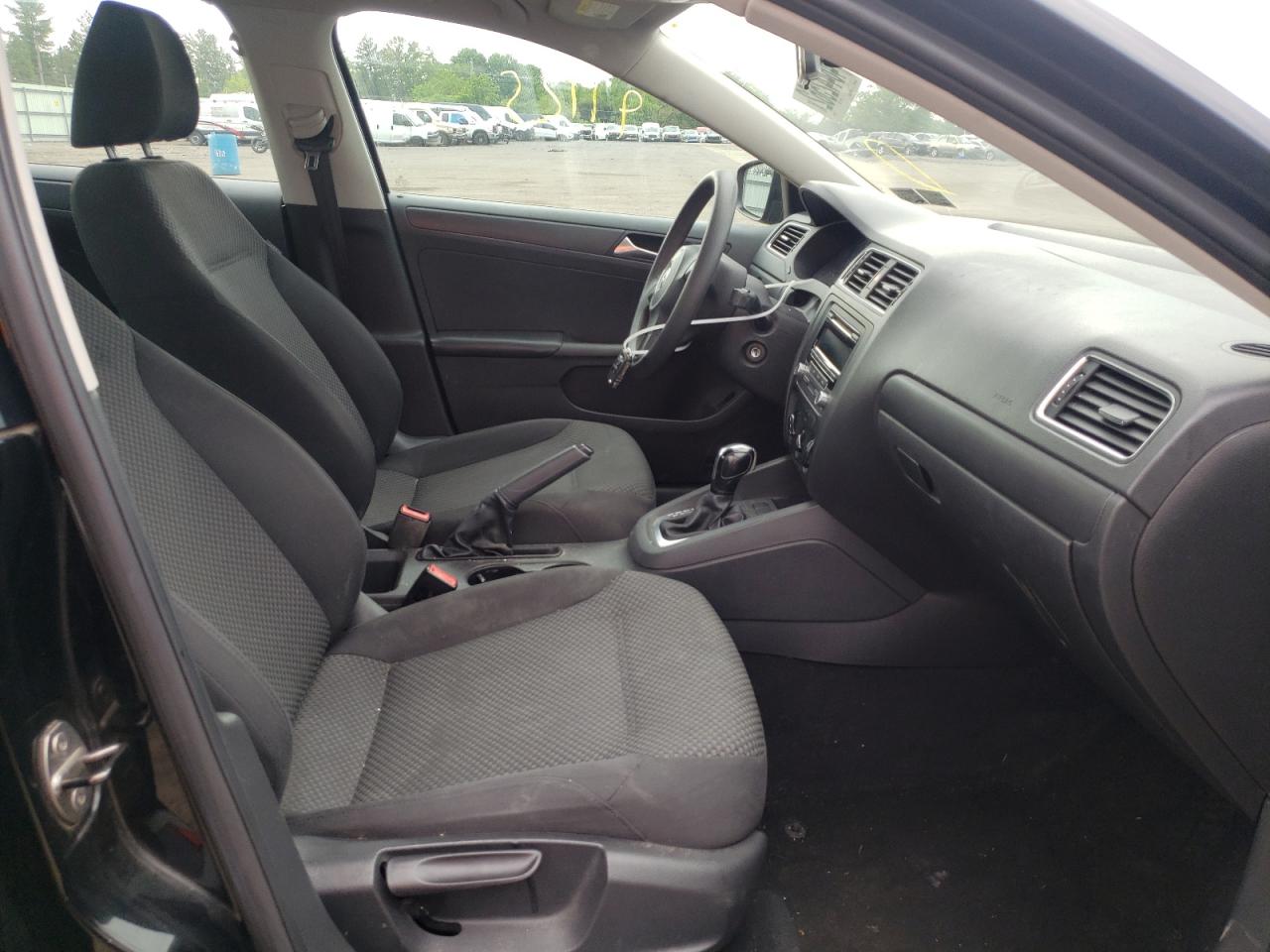 Photo 5 from auction – 2013 VOLKSWAGEN JETTA BASE with VIN 3VW2K7AJ5DM224349