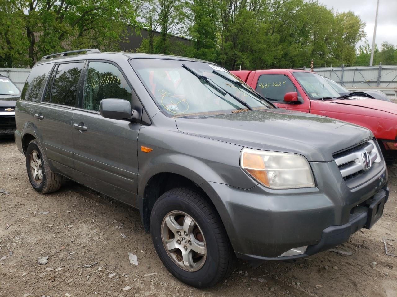 HONDA PILOT EXL 2008 with VIN 5FNYF18568B018443 - Photo from auction