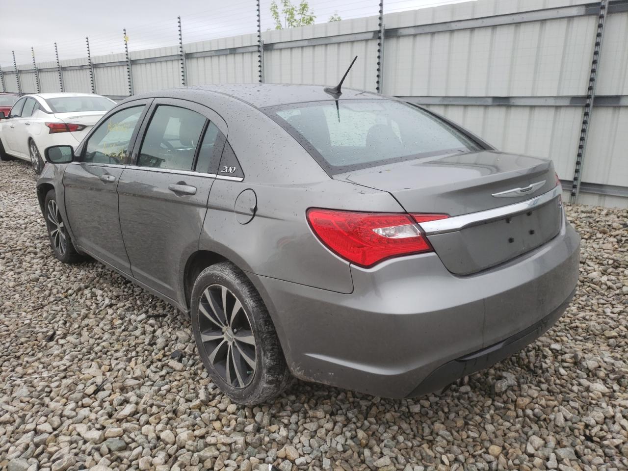 Photo 3 from auction – 2013 CHRYSLER 200 LIMITE with VIN 1C3CCBCG4DN623627