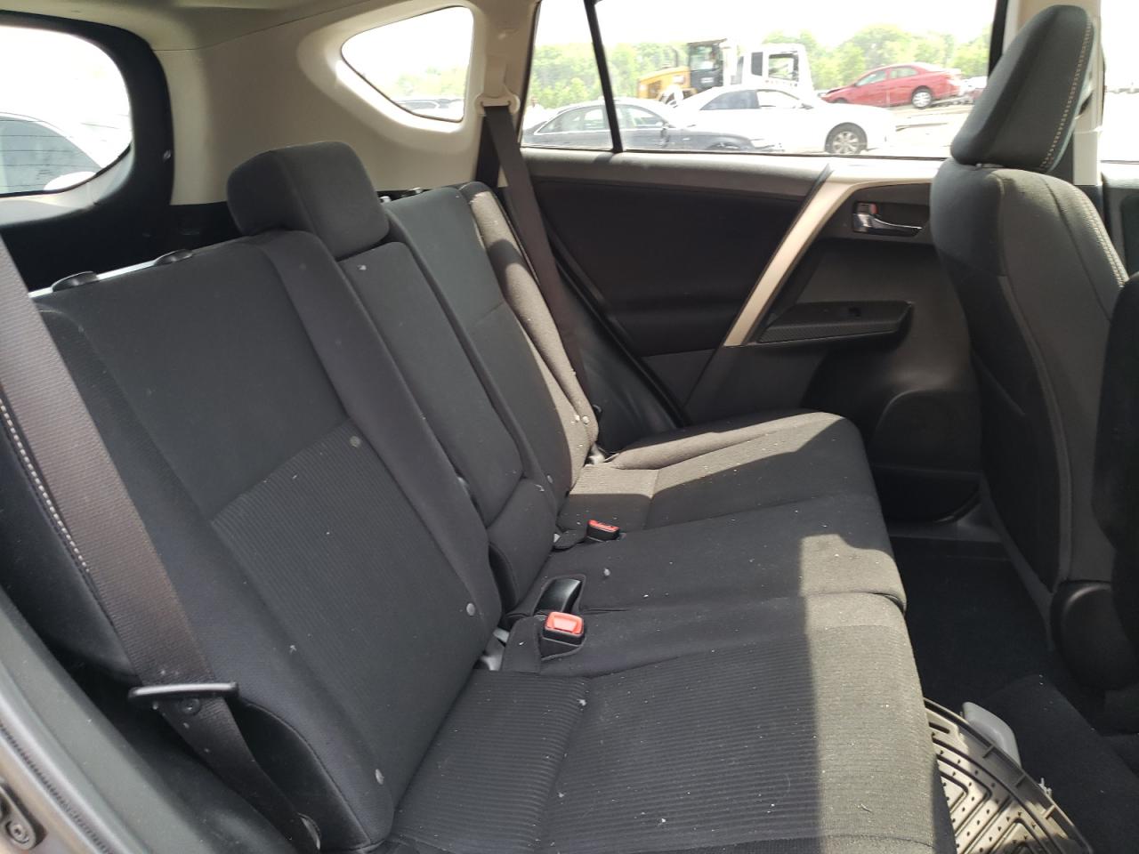 Photo 6 from auction – 2014 TOYOTA RAV4 XLE with VIN 2T3RFREV3EW206799