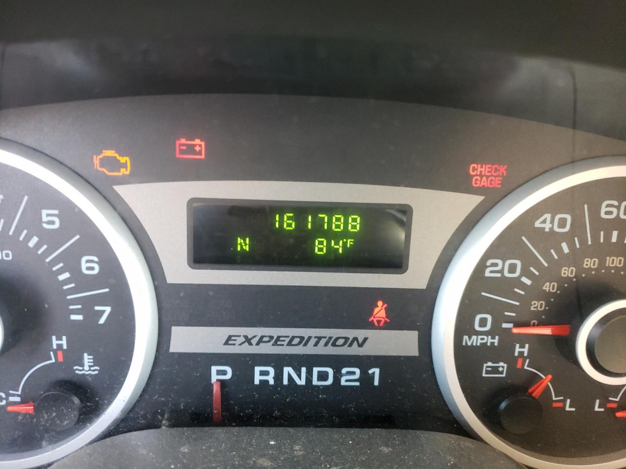 Photo 8 from auction – 2005 FORD EXPEDITION with VIN 1FMPU16505LA79747