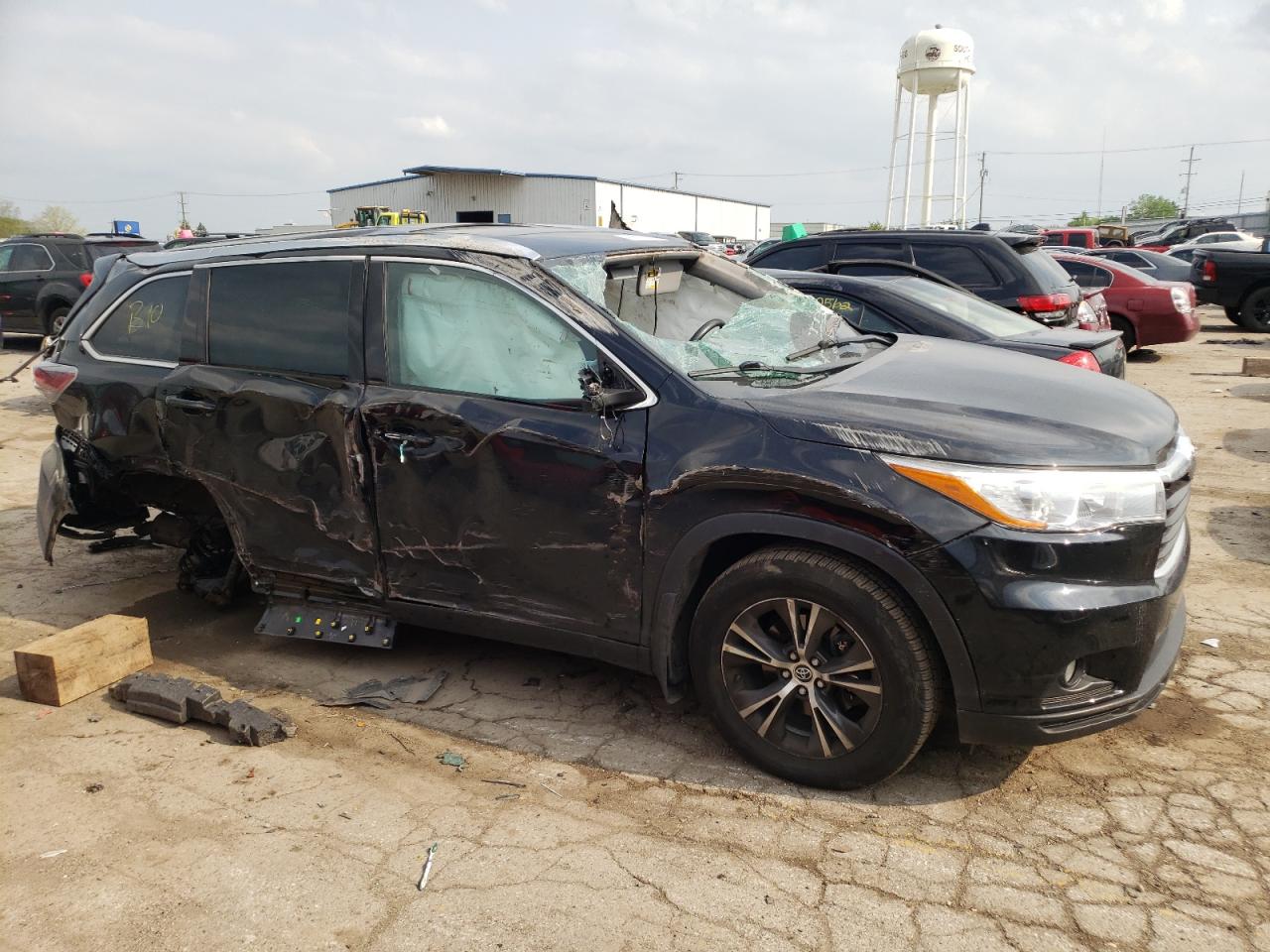 Photo 10 from auction – 2016 TOYOTA HIGHLANDER with VIN 5TDJKRFH4GS231331