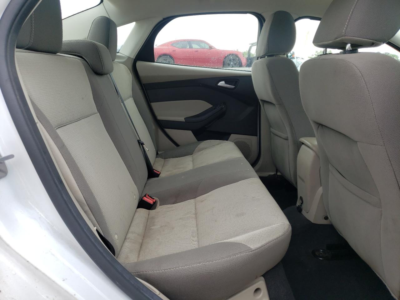 Photo 6 from auction – 2014 FORD FOCUS SE with VIN 1FADP3F23EL279463