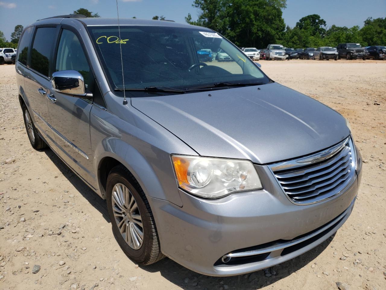 CHRYSLER TOWN & COU 2013 with VIN 2C4RC1CG3DR766698 - Photo from auction