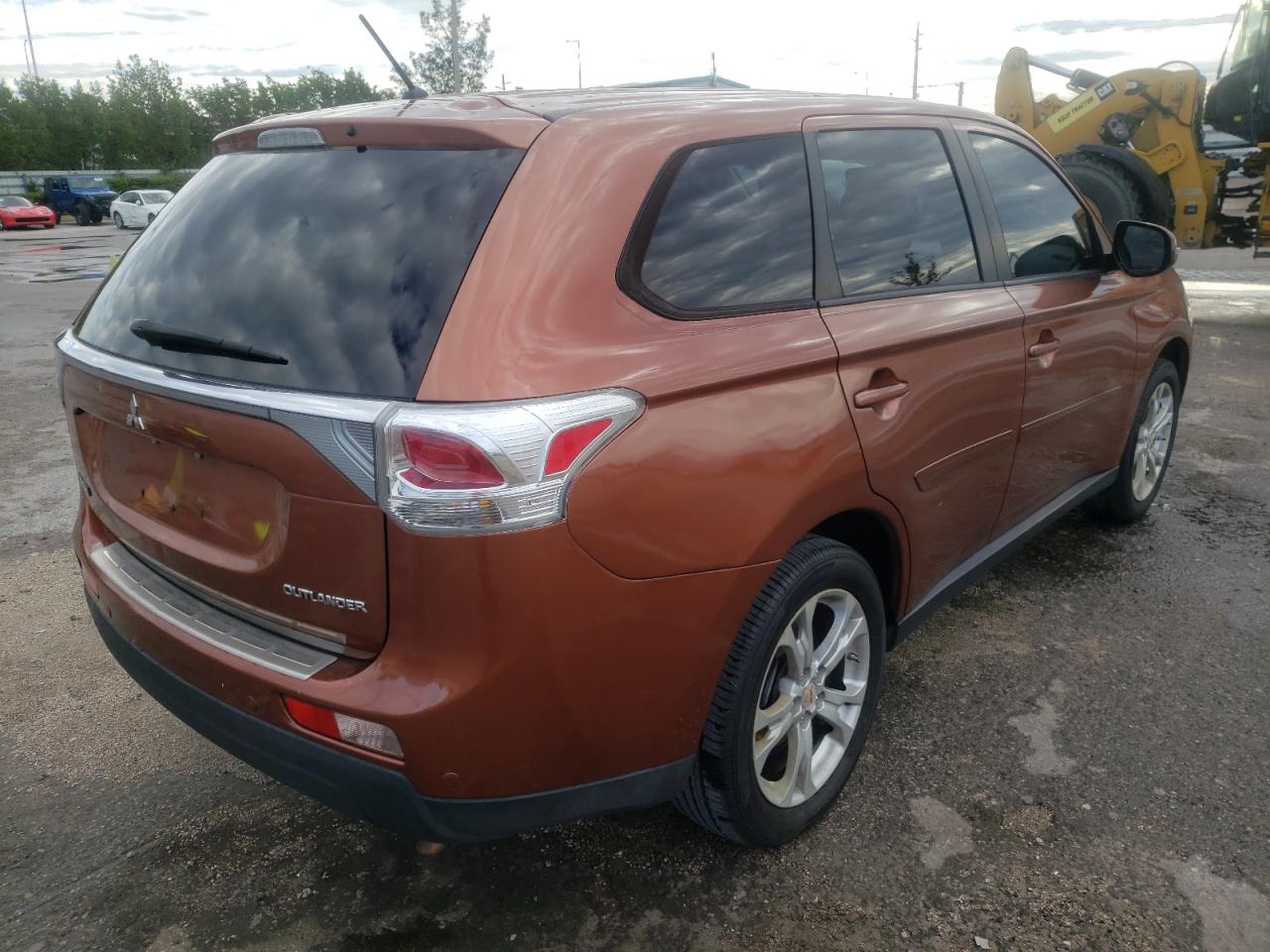 Photo 4 from auction – 2014 MITSUBISHI OUTLANDER with VIN JA4AD3A37EZ004448