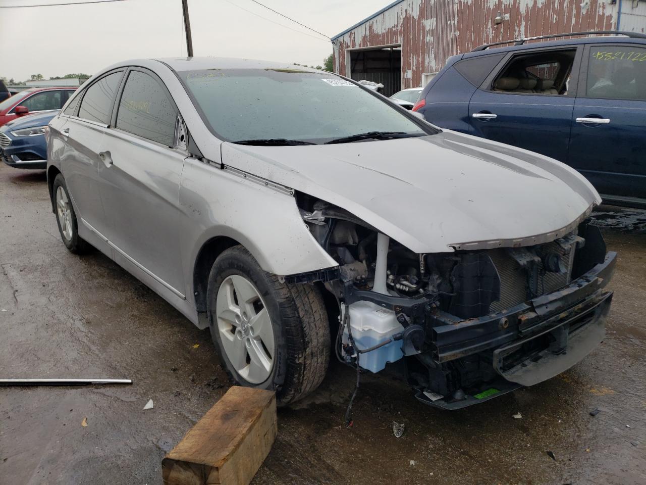 HYUNDAI SONATA HYB 2012 مع رقم تعريف المركبة KMHEC4A45CA040932 - صورة من المزاد