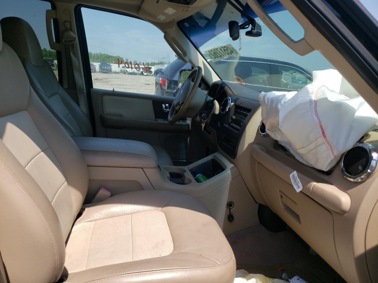 Photo 5 from auction – 2005 FORD EXPEDITION with VIN 1FMFU18525LA23561
