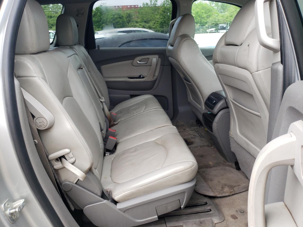 Photo 6 from auction – 2012 CHEVROLET TRAVERSE L with VIN 1GNKRJED6CJ387756