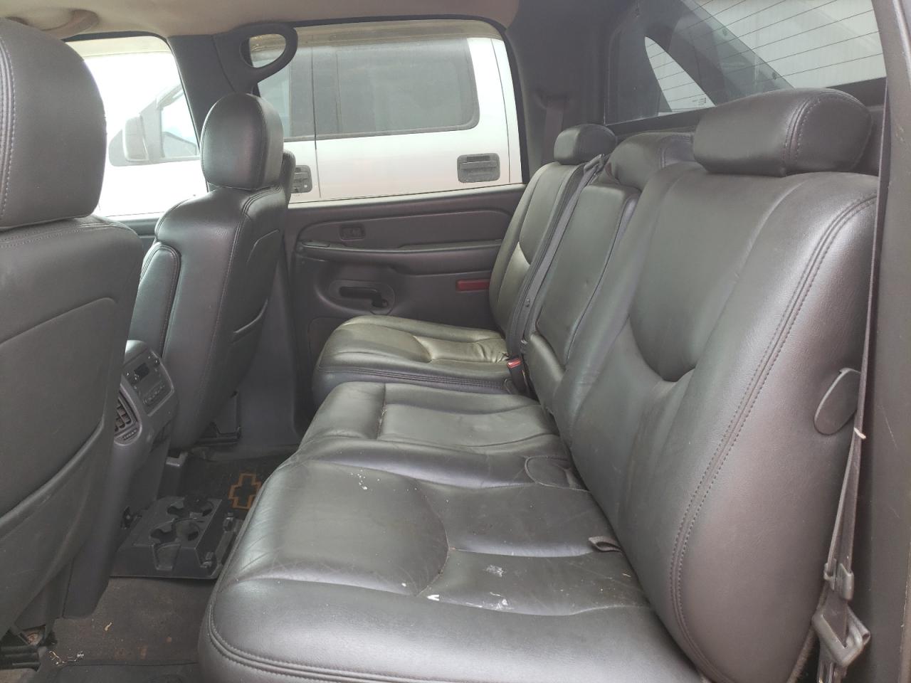 Photo 6 from auction – 2004 CHEVROLET AVALANCHE with VIN 3GNEK12T24G215322