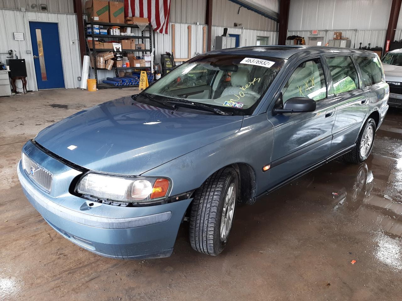 Photo 2 from auction – 2004 VOLVO V70 with VIN YV1SW61T242408474
