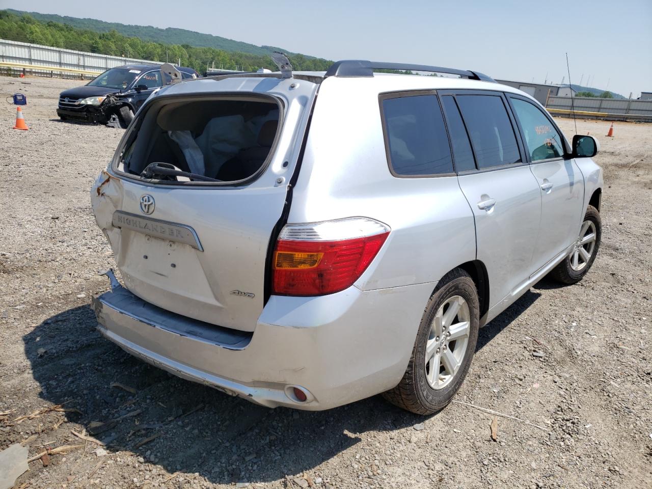 Photo 4 from auction – 2010 TOYOTA HIGHLANDER with VIN 5TDBK3EH7AS031246