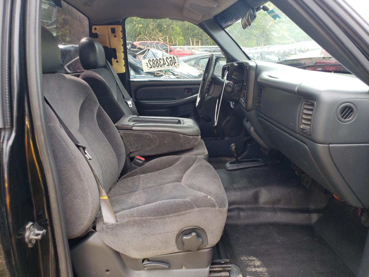 Photo 19 from auction – 2000 CHEVROLET SILVERADO with VIN 1GCEK14V0YZ166067