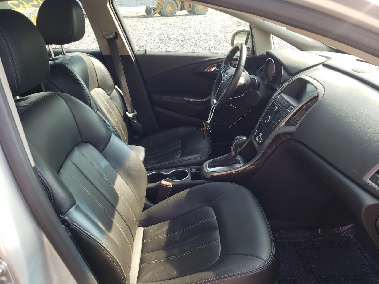 Photo 5 from auction – 2012 BUICK VERANO with VIN 1G4PS5SK0C4131930