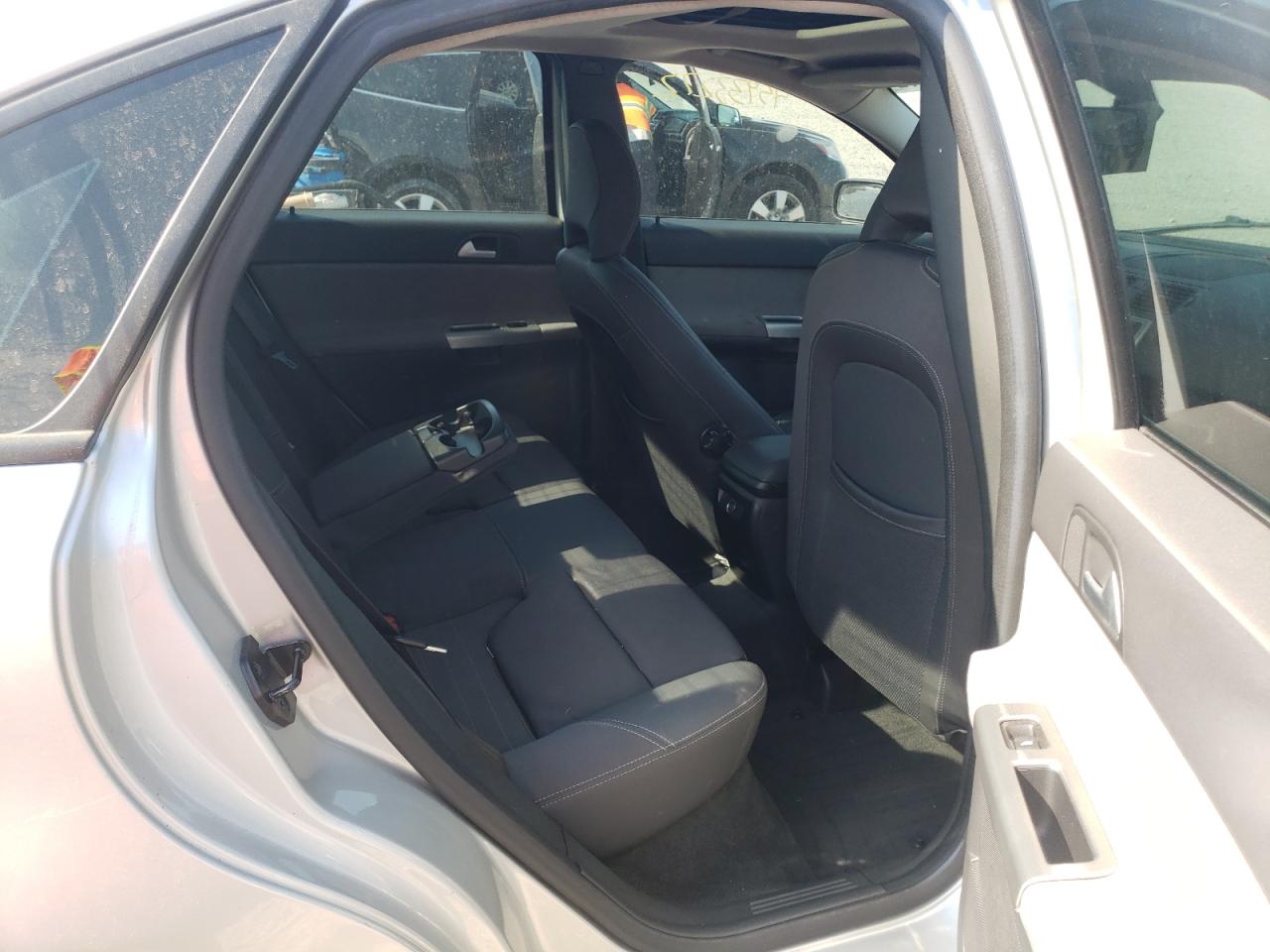 Photo 6 from auction – 2005 VOLVO S40 T5 with VIN YV1MH682252088073