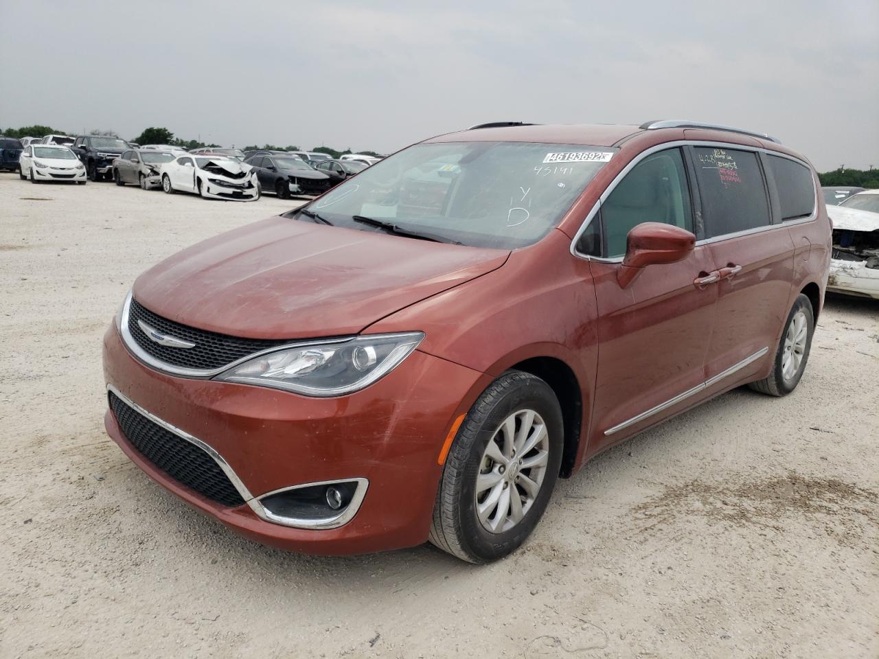 Photo 2 from auction – 2018 CHRYSLER PACIFICA T with VIN 2C4RC1EG8JR315906