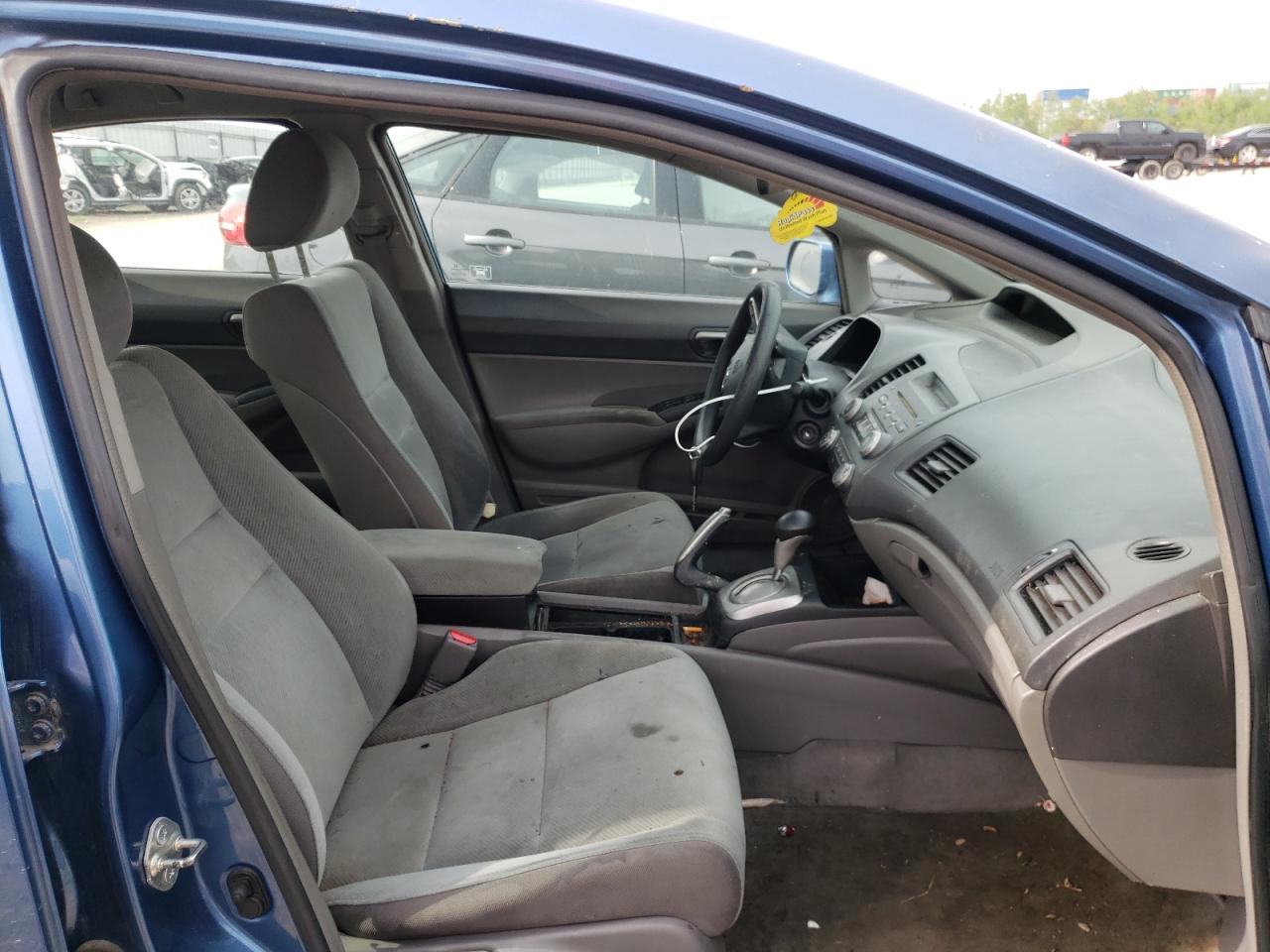 Photo 5 from auction – 2010 HONDA CIVIC LX with VIN 2HGFA1F58AH308287