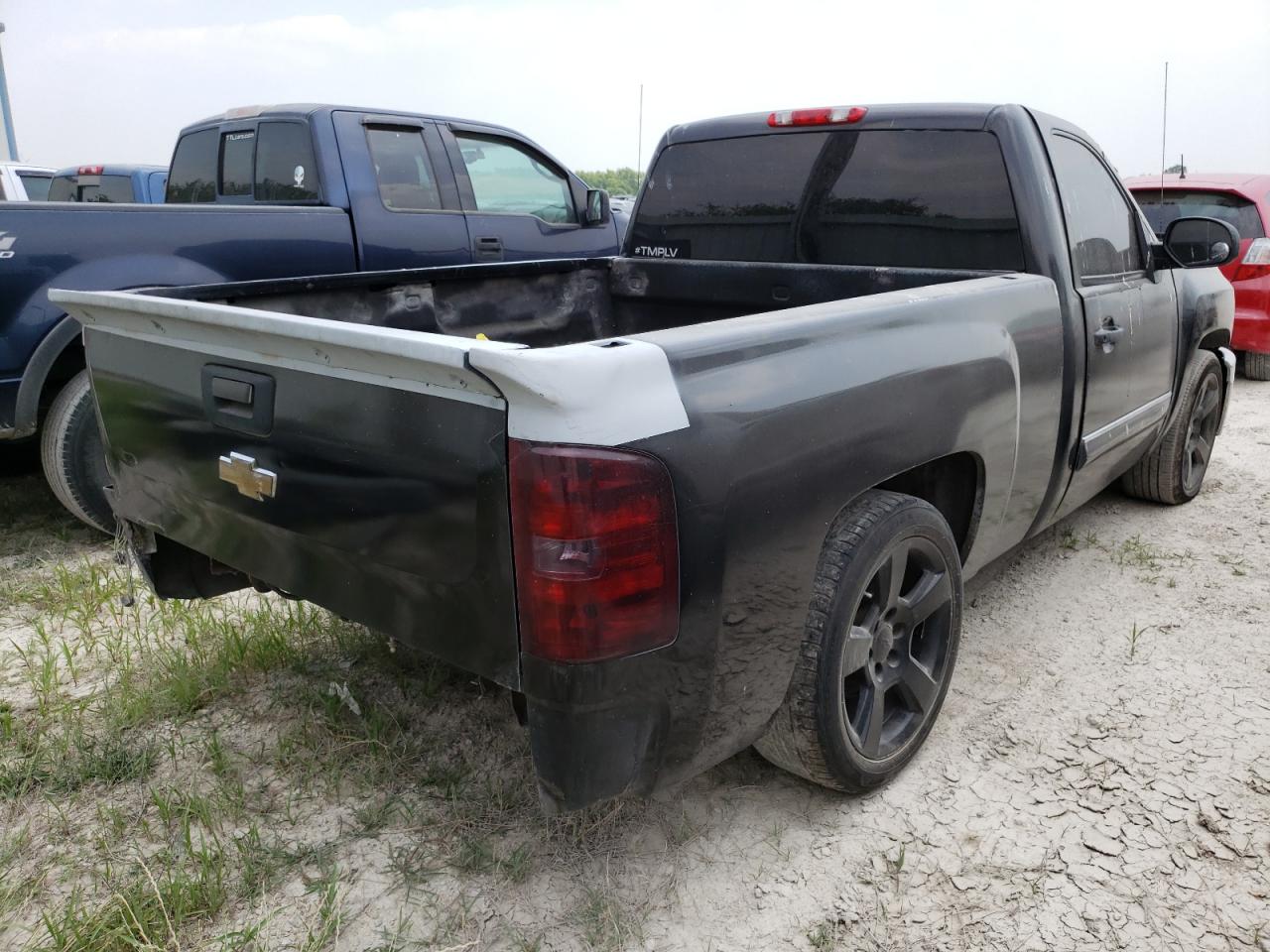 Photo 4 from auction – 2007 CHEVROLET 1500 with VIN 1GCEC14C77Z555346