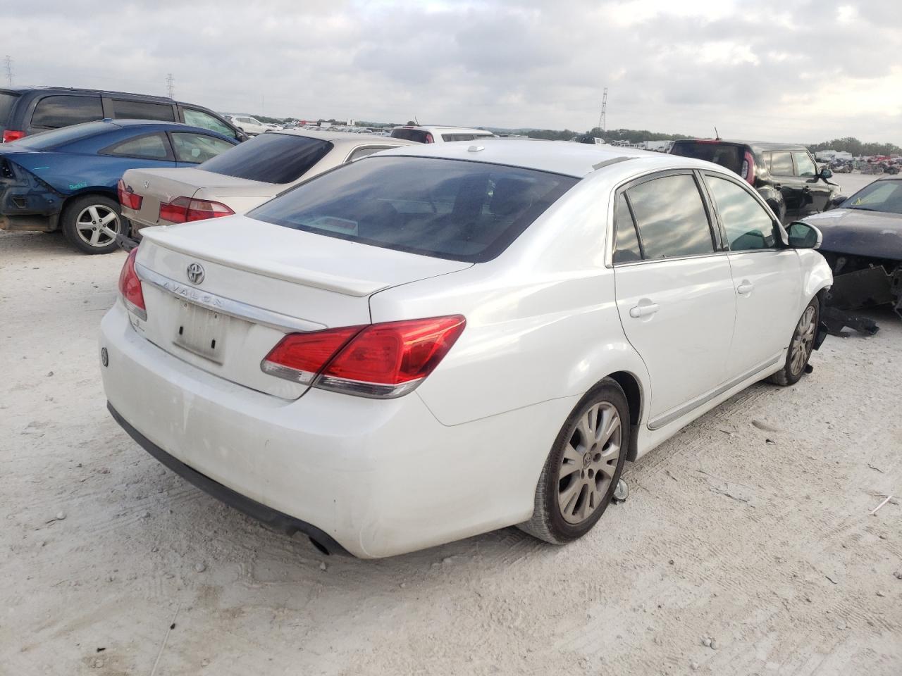 Photo 4 from auction – 2011 TOYOTA AVALON BAS with VIN 4T1BK3DB7BU416912
