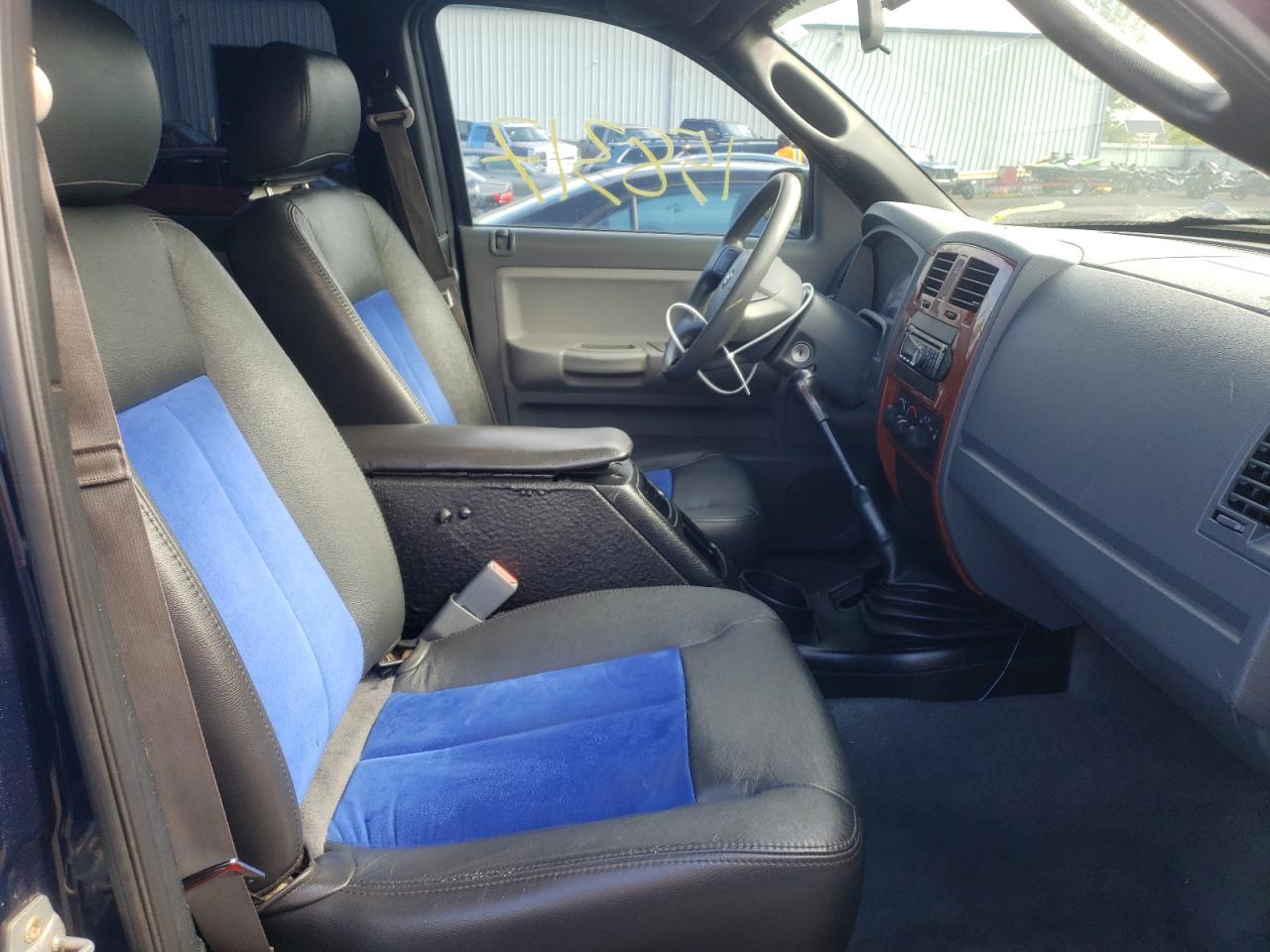 Photo 5 from auction – 2005 DODGE DAKOTA QUA with VIN 1D7HW48N55S323082
