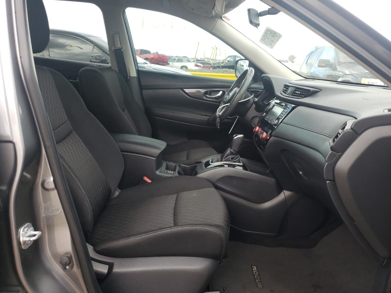 Photo 5 from auction – 2017 NISSAN ROGUE S with VIN KNMAT2MTXHP549526
