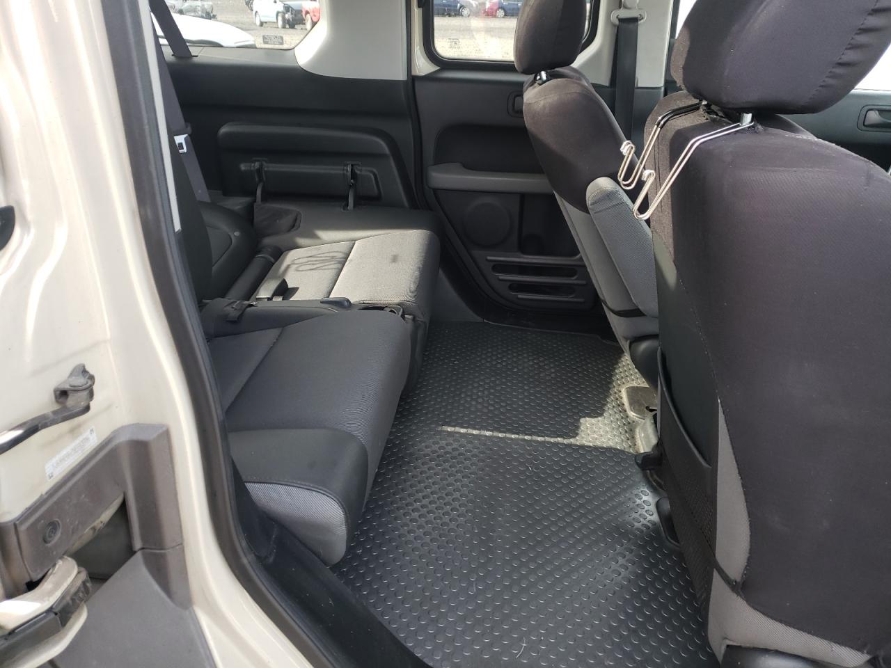 Photo 6 from auction – 2005 HONDA ELEMENT EX with VIN 5J6YH28625L013736