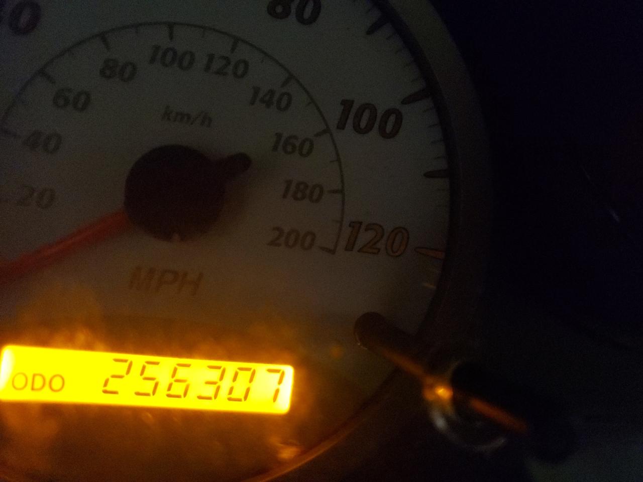 Photo 8 from auction – 2005 TOYOTA RAV4 with VIN JTEGD20V350047438