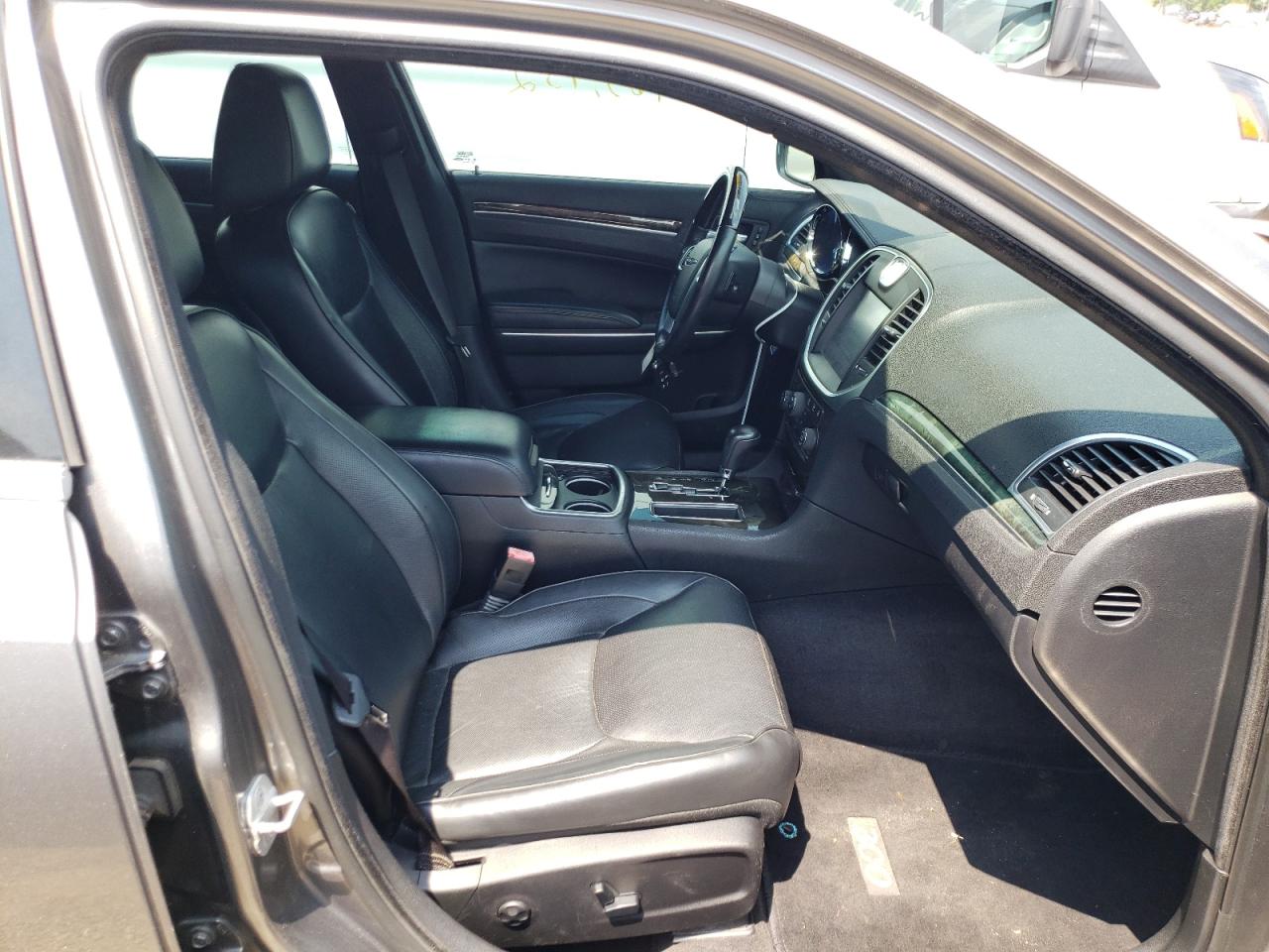 Photo 19 from auction – 2011 CHRYSLER 300C with VIN 2C3CA6CT1BH531424