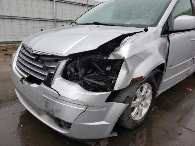 Photo 9 from auction – 2008 CHRYSLER TOWN & COU with VIN 2A8HR54P58R769326