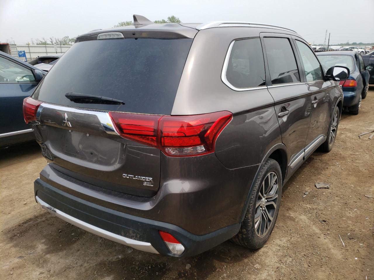 Photo 4 from auction – 2017 MITSUBISHI OUTLANDER with VIN JA4AD3A30HZ053544