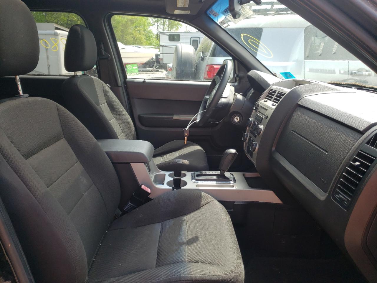 Photo 9 from auction – 2008 FORD ESCAPE XLT with VIN 1FMCU93128KE46804