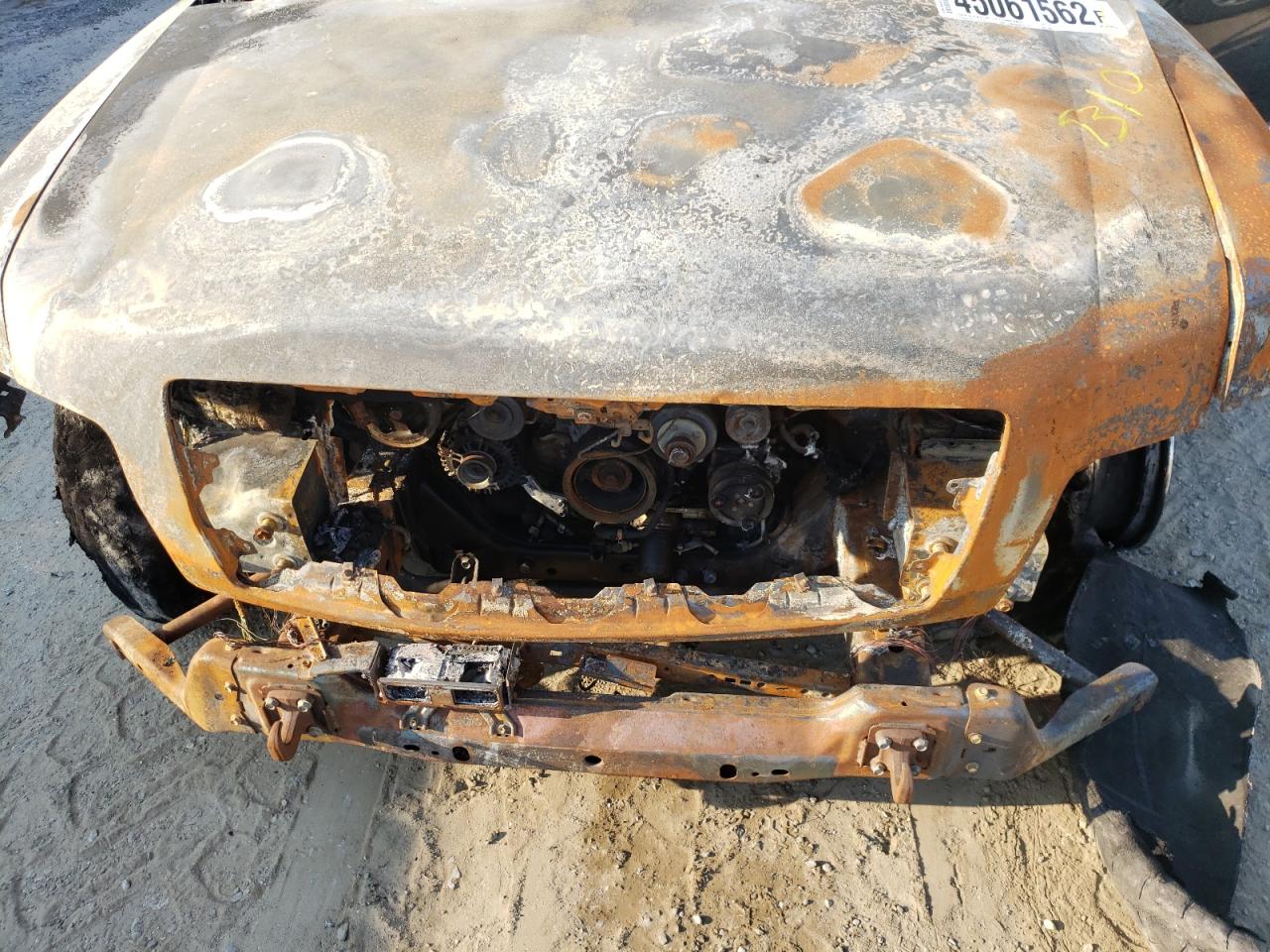 Photo 17 from auction – 2004 INFINITI QX56 with VIN 5N3AA08A84N800653