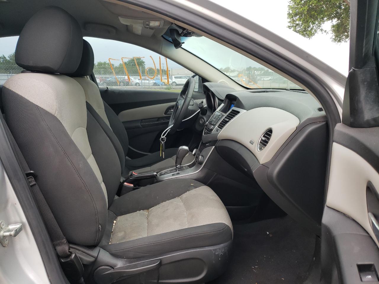 Photo 5 from auction – 2012 CHEVROLET CRUZE LS with VIN 1G1PC5SH3C7218007
