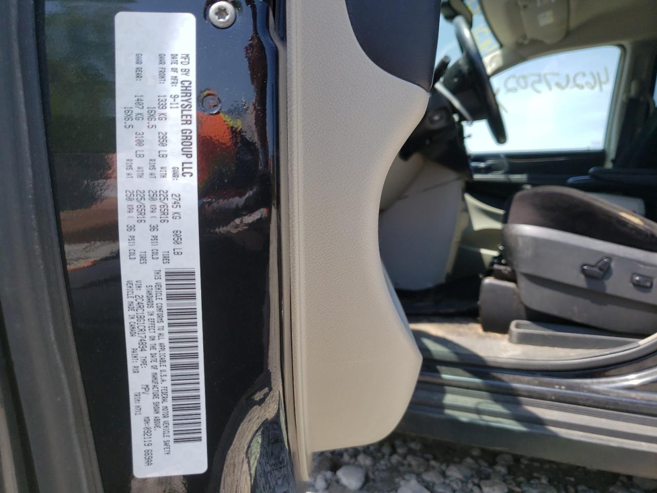 Photo 10 from auction – 2012 CHRYSLER TOWN & COU with VIN 2C4RC1BG1CR174894