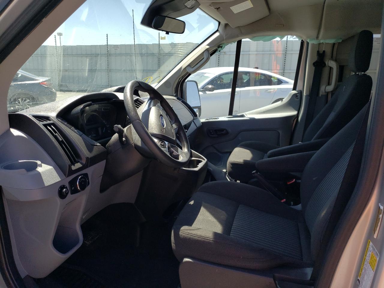 Photo 5 from auction – 2015 FORD TRANSIT T- with VIN 1FMZK1YM5FKB13563