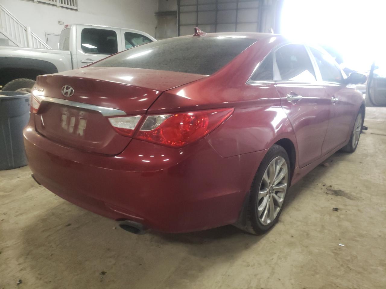 Photo 4 from auction – 2011 HYUNDAI SONATA SE with VIN 5NPEC4AC2BH284850