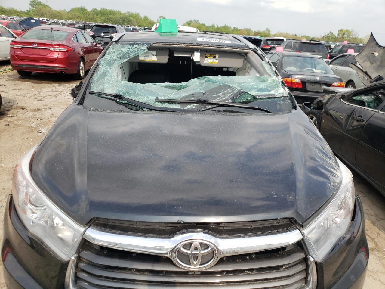 Photo 7 from auction – 2016 TOYOTA HIGHLANDER with VIN 5TDJKRFH4GS231331