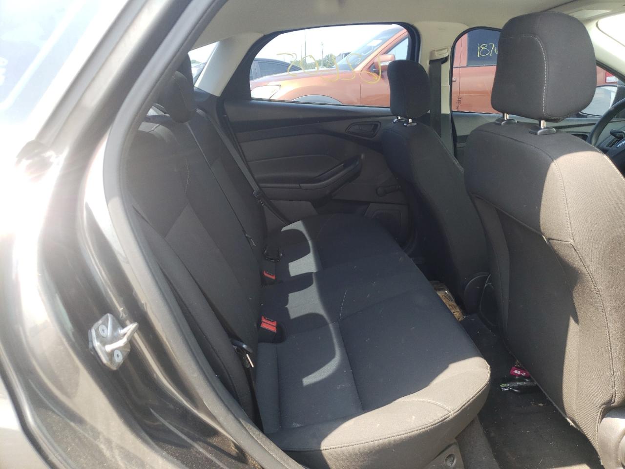 Photo 6 from auction – 2016 FORD FOCUS S with VIN 1FADP3E25GL215624