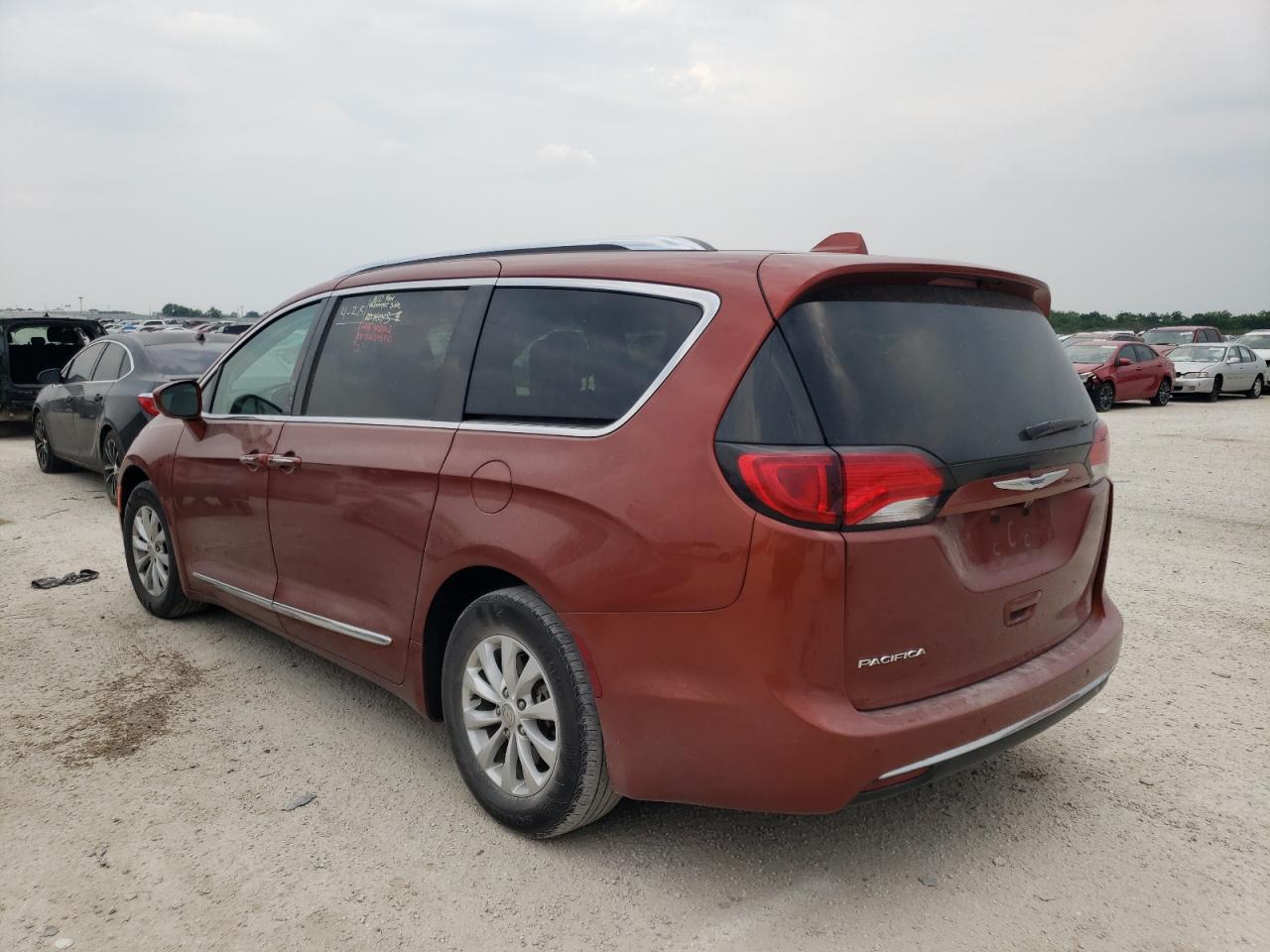 صورة رقم 3 من المزاد - 2018 CHRYSLER PACIFICA T مع VIN 2C4RC1EG8JR315906