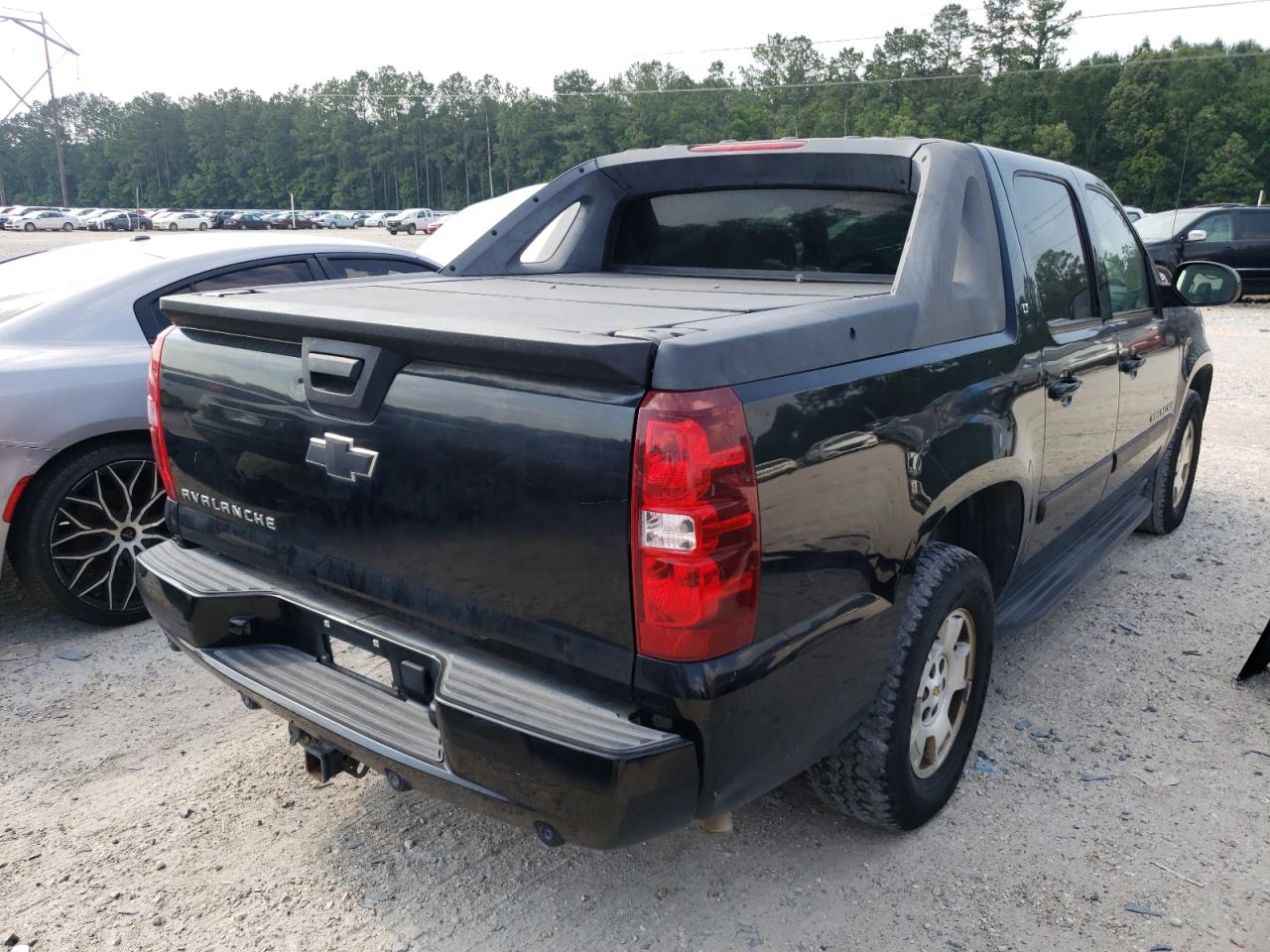 Photo 4 from auction – 2007 CHEVROLET AVALANCHE with VIN 3GNEC12J67G142746