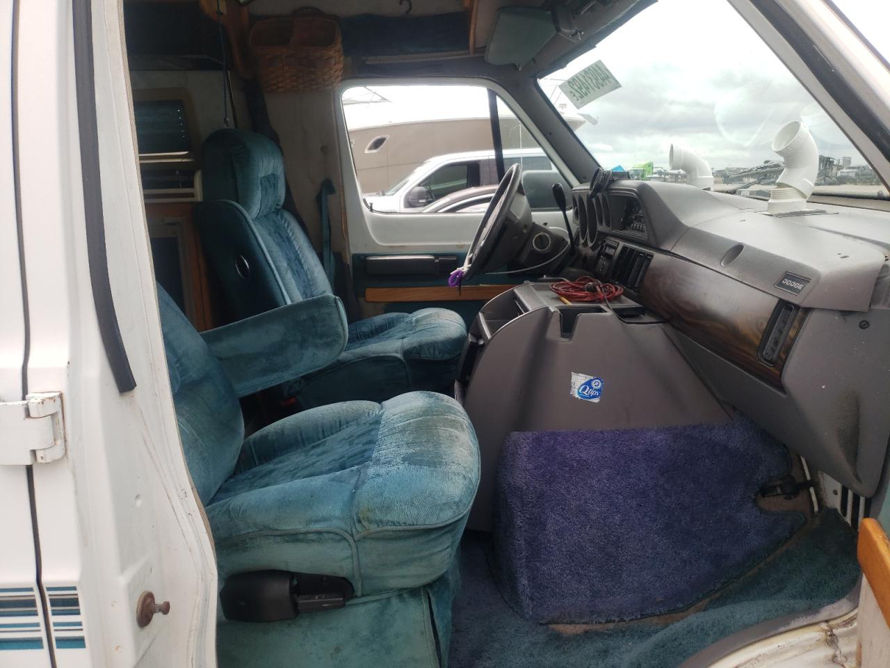Photo 5 from auction – 1997 DODGE RAM VAN B3 with VIN 2B6KB31Z9VK590100