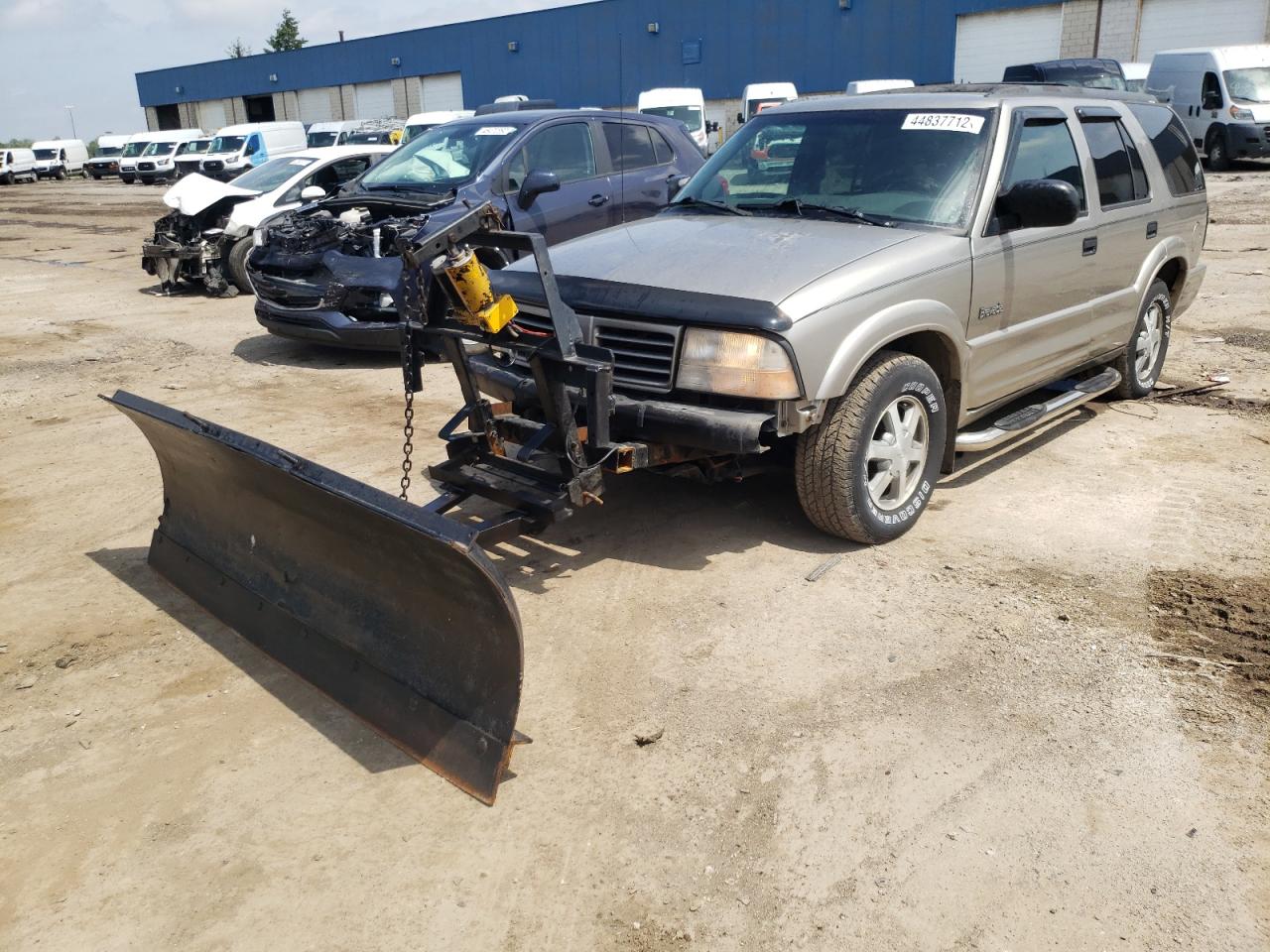 Photo 2 from auction – 2000 OLDSMOBILE BRAVADA with VIN 1GHDT13W3Y2325704