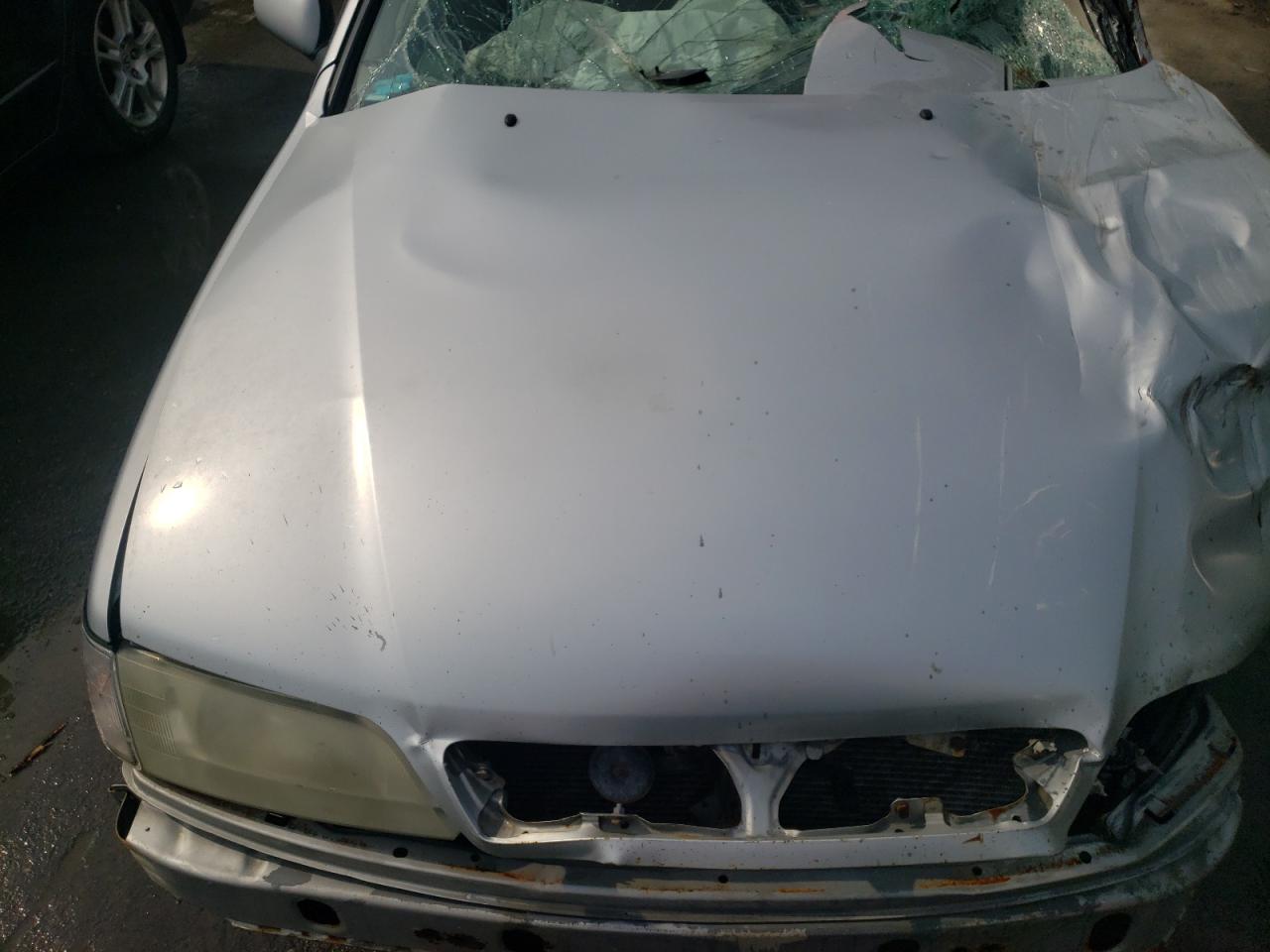 Photo 7 from auction – 2002 INFINITI G20 with VIN JNKCP11A42T507246