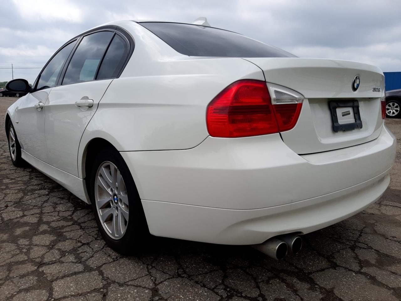 Photo 3 from auction – 2007 BMW 328 I with VIN WBAVA33527PV64680