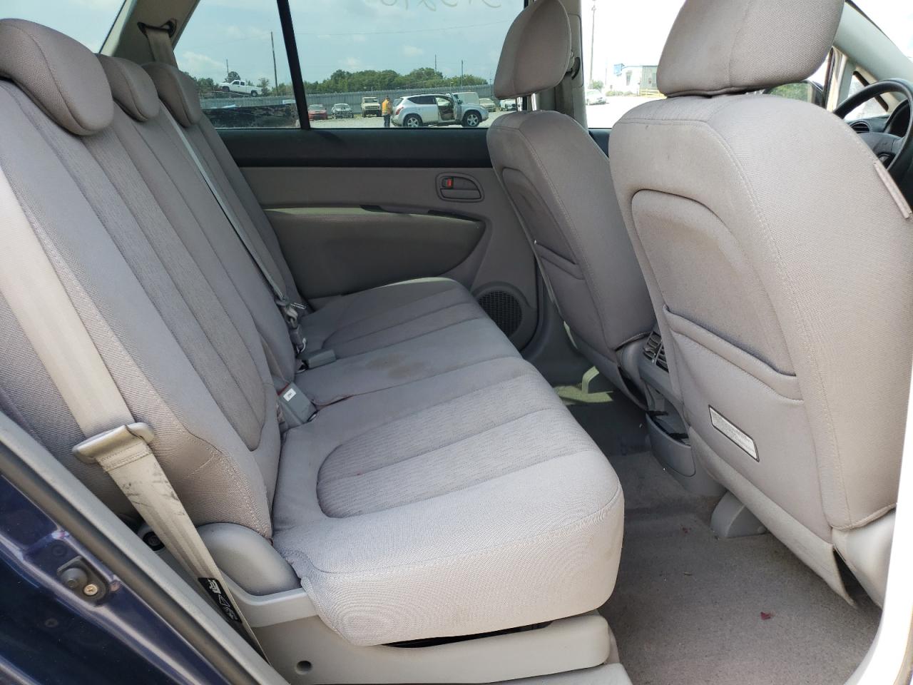Photo 6 from auction – 2007 KIA RONDO BASE with VIN KNAFG525X77082734