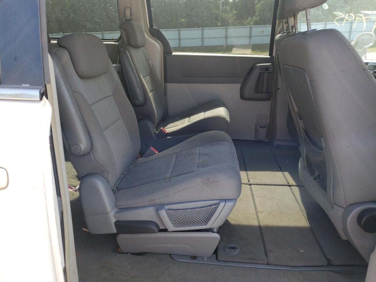 Photo 6 from auction – 2010 CHRYSLER TOWN & COU with VIN 2A4RR5D12AR192813
