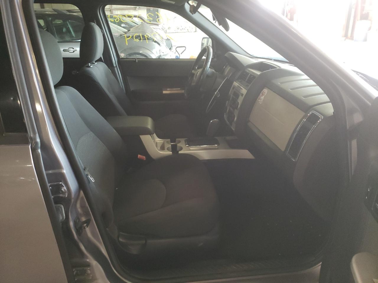Photo 5 from auction – 2008 MERCURY MARINER with VIN 4M2CU81198KJ44079
