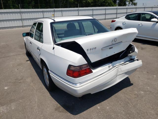 Photo 3 from auction – 1994 MERCEDES-BENZ E320 with VIN WDBEA32E7RC147648