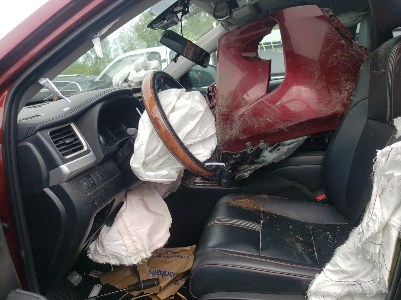 Photo 5 from auction – 2019 TOYOTA HIGHLANDER with VIN 5TDJZRFH3KS574409